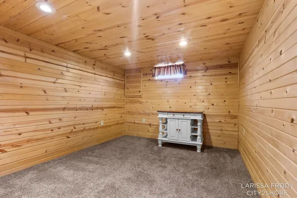 $339,900 | 245 Helen Drive, Rockford, MI 49341