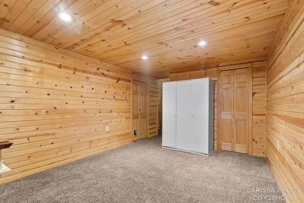 $339,900 | 245 Helen Drive, Rockford, MI 49341