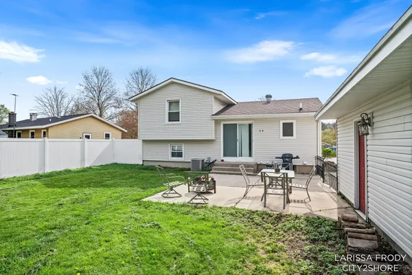 $339,900 | 245 Helen Drive, Rockford, MI 49341