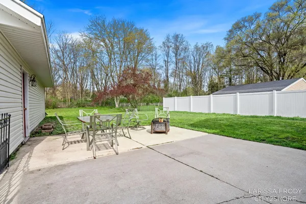 $339,900 | 245 Helen Drive, Rockford, MI 49341