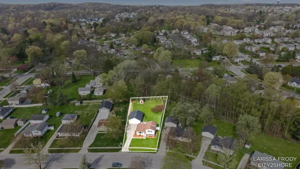 $339,900 | 245 Helen Drive, Rockford, MI 49341
