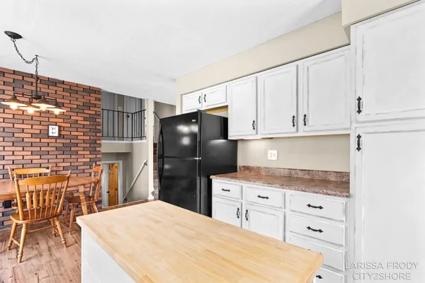 $339,900 | 245 Helen Drive, Rockford, MI 49341