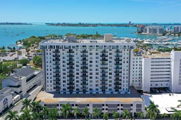 $599,000 | 101 South Gulfstream Avenue, Unit 15B, Sarasota, FL 34236