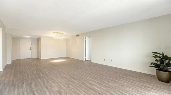 $599,000 | 101 South Gulfstream Avenue, Unit 15B, Sarasota, FL 34236