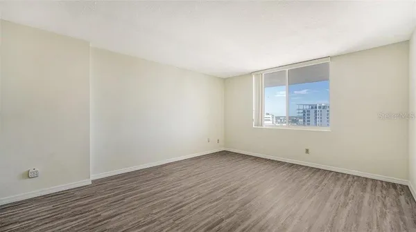 $599,000 | 101 South Gulfstream Avenue, Unit 15B, Sarasota, FL 34236