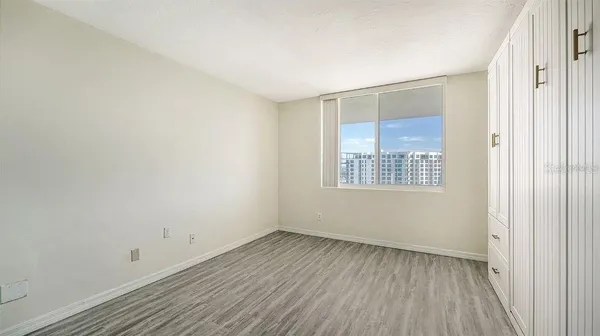 $599,000 | 101 South Gulfstream Avenue, Unit 15B, Sarasota, FL 34236