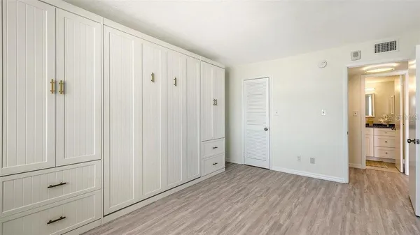 $599,000 | 101 South Gulfstream Avenue, Unit 15B, Sarasota, FL 34236