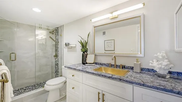 $599,000 | 101 South Gulfstream Avenue, Unit 15B, Sarasota, FL 34236