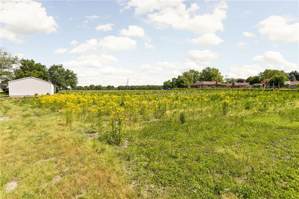 525 West Thompson Road Indianapolis, IN 46217 - Photo 11 of 33 Gallery Image 11
