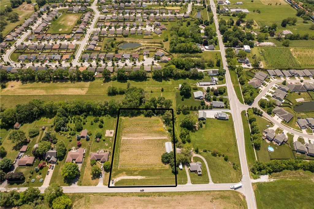 525 West Thompson Road Indianapolis, IN 46217 - Photo 2 of 33 Gallery Image 2