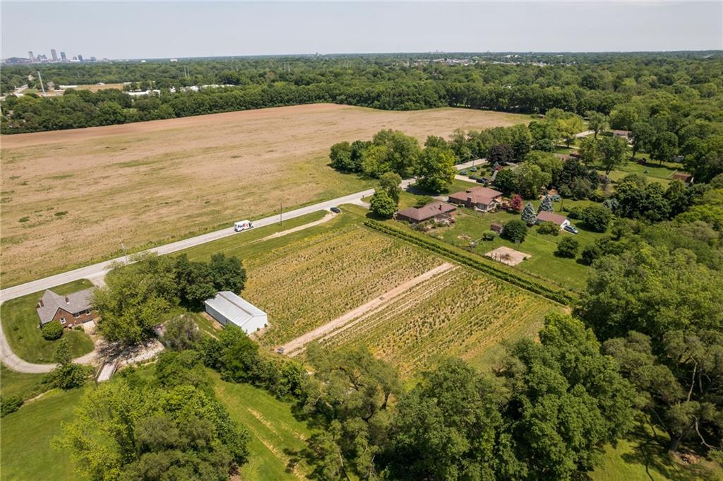 525 West Thompson Road Indianapolis, IN 46217 - Photo 25 of 33 Gallery Image 25