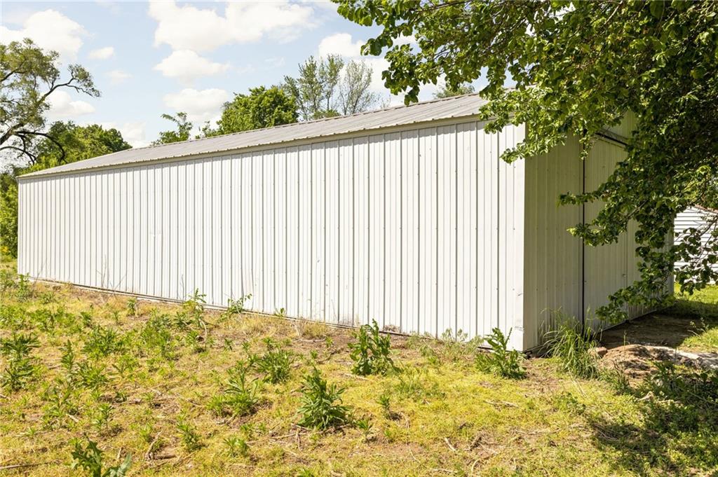 525 West Thompson Road Indianapolis, IN 46217 - Photo 4 of 33 Gallery Image 4