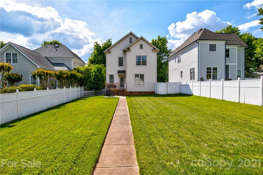1375 Barnett Woods Fort Mill, SC 29708 - Photo 26 of 37 Gallery Image 26