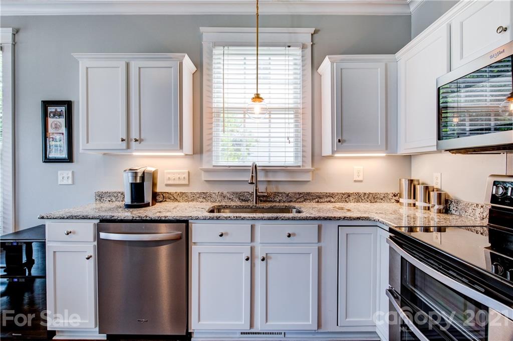 1375 Barnett Woods Fort Mill, SC 29708 - Photo 9 of 37 Gallery Image 9