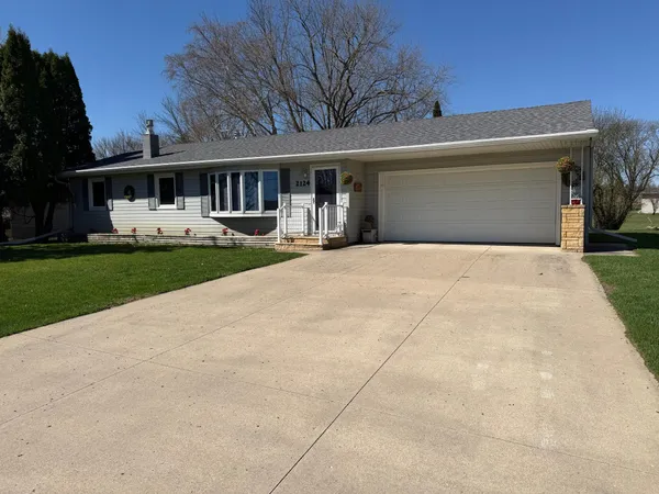 $189,900 | 2124 Kenneth Drive, Albert Lea, MN 56007