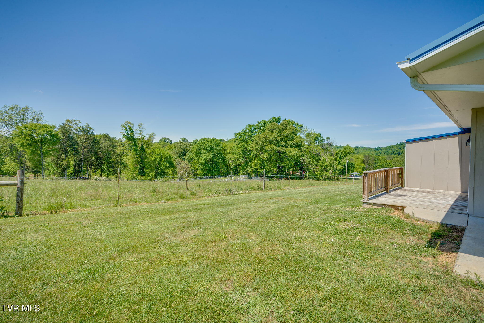 1031 Old Cemetery Road Greeneville, TN 37745 - Photo 22 of 25 022