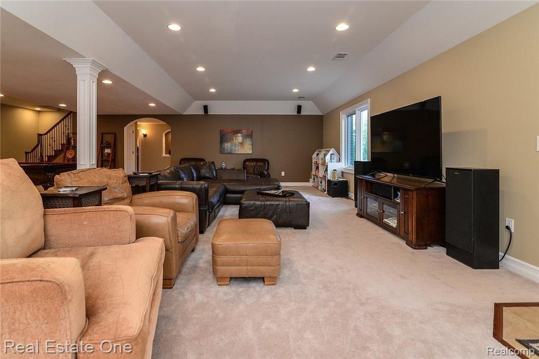 6019 Nottingham Point Brighton, MI 48116 - Photo 48 of 85 49_41.jpg