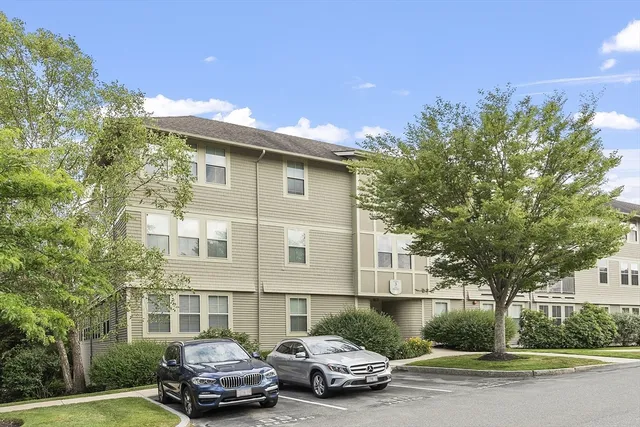 $439,500 | 3 Harvest Drive, Unit 106, North Andover, MA 01845