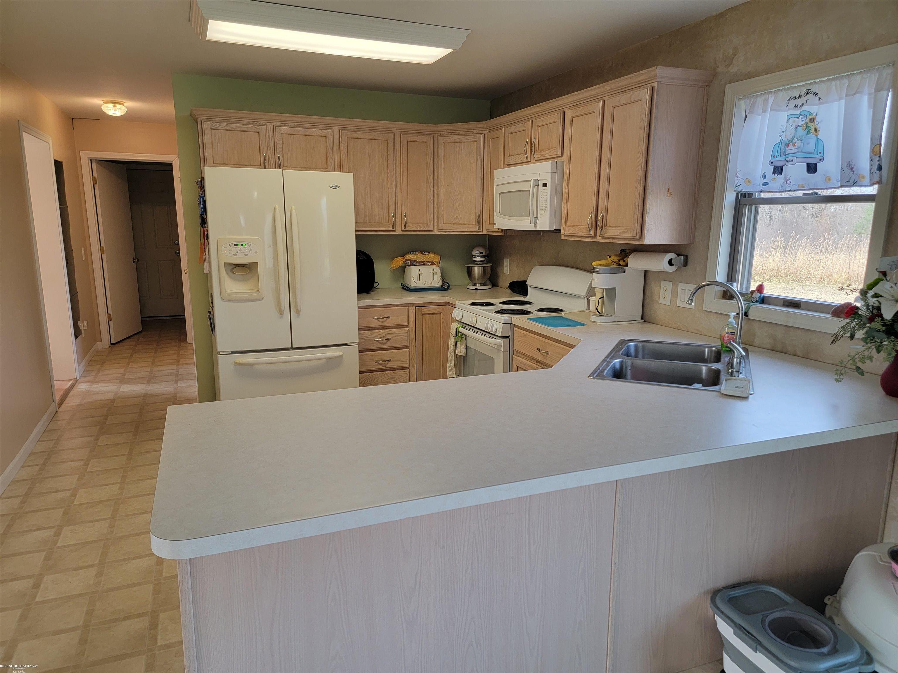 5223 Frontier Road Avoca, MI 48006 - Photo 11 of 30