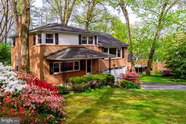2710 Cambridge Road York, PA 17402 - Photo 2 of 27 Gallery Image 2