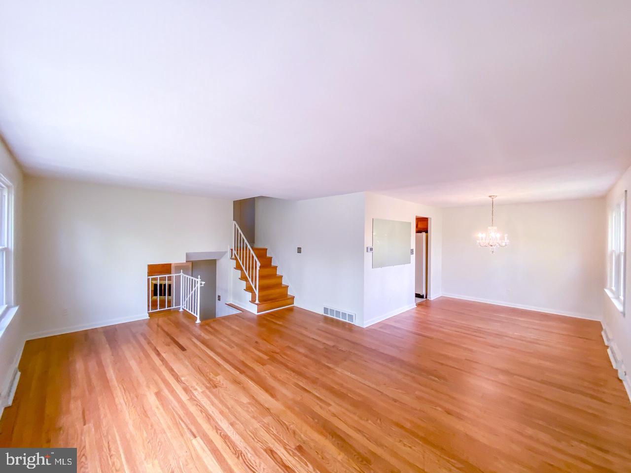 2710 Cambridge Road York, PA 17402 - Photo 8 of 27 Gallery Image 8