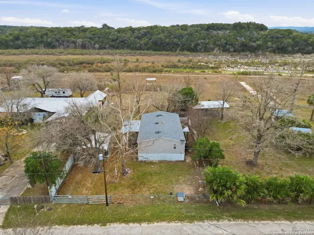 $100,000 | 545 Lakeshore Drive South, Bandera, TX 78003
