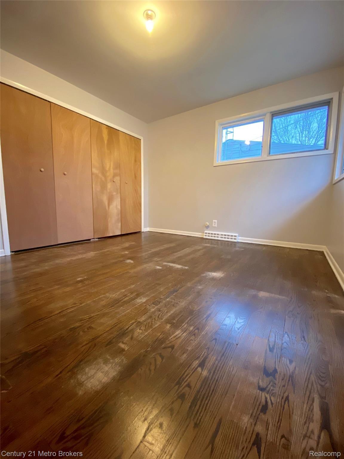 415 Crestview Street Flushing, MI 48433 - Photo 18 of 24 IMG_0009.jpg