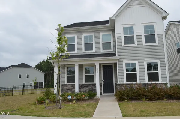 $2,700 | 328 Edge Of Auburn Boulevard, Raleigh, NC 27610