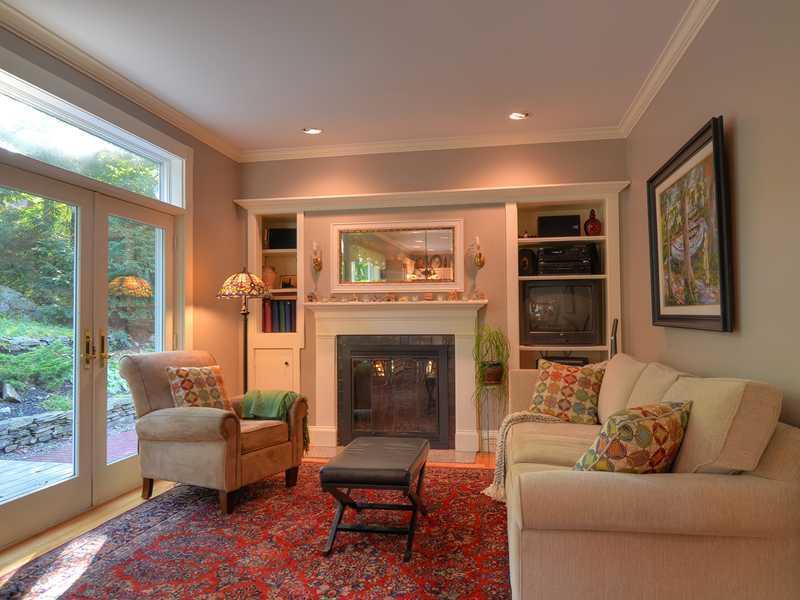 8 Littlejohn Road Cape Elizabeth, ME 04107 - Photo 12 of 26 Den/Family/Great Room.