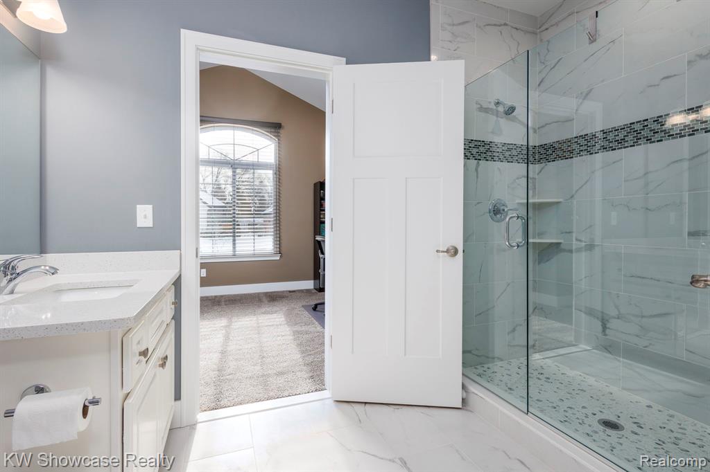 1037 Birkshire Ridge Rochester Hills, MI 48307 - Photo 21 of 44