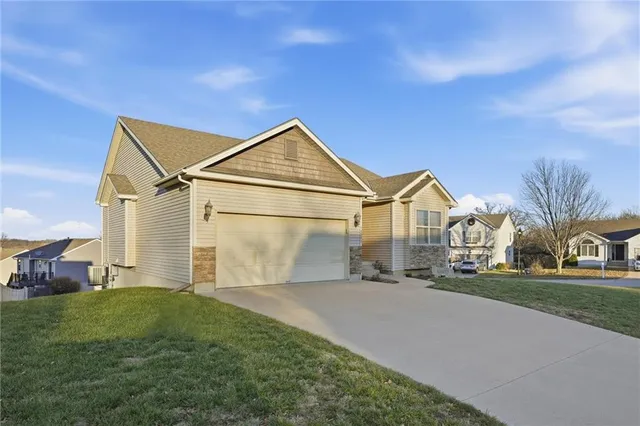 $365,000 | 12945 Northwest Hawthorne Drive, Platte City, MO 64079