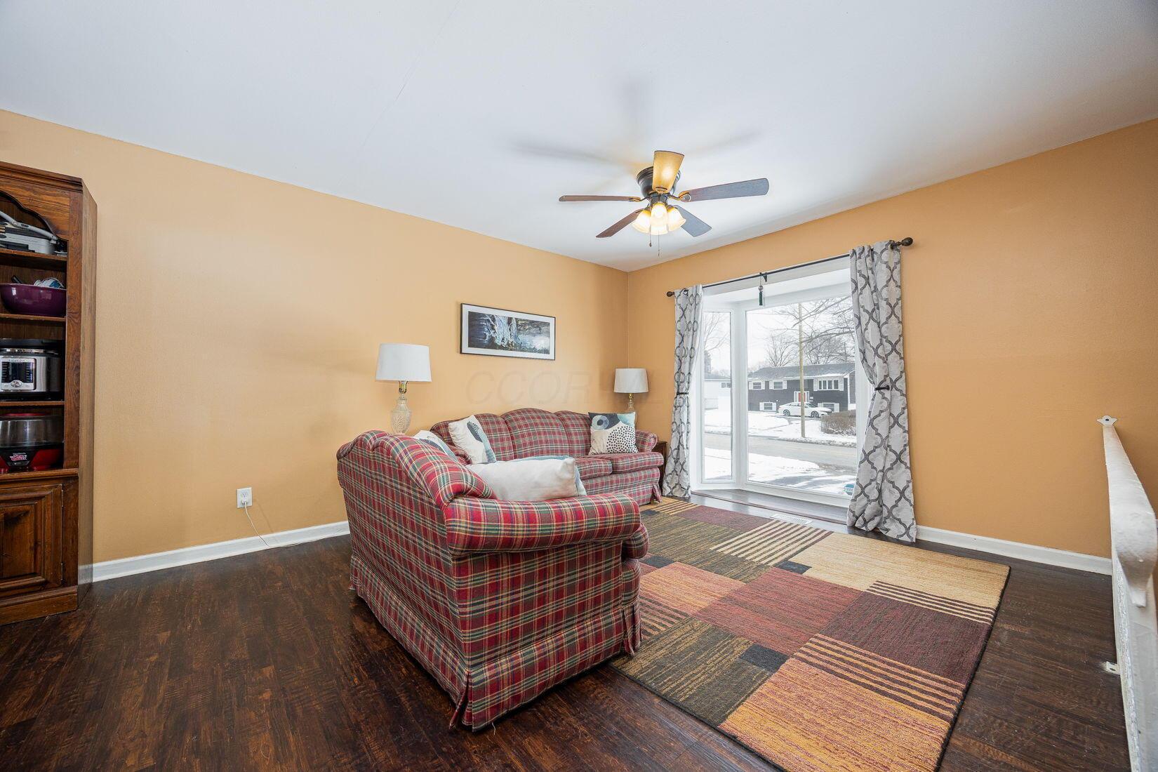 1881 Woodcrest Road Columbus, OH 43232 - Photo 4 of 45 6
