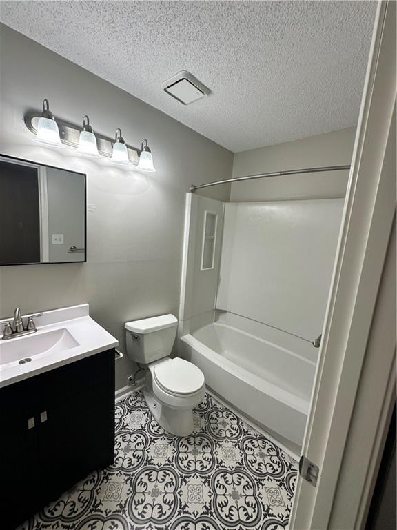 725 Southwest Liggett Road, Unit A Blue Springs, MO 64015 - Photo 4 of 9