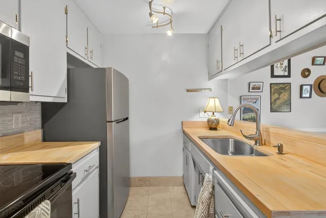 $205,000 | 6529 Greenback Lane, Unit 1, Citrus Heights, CA 95621