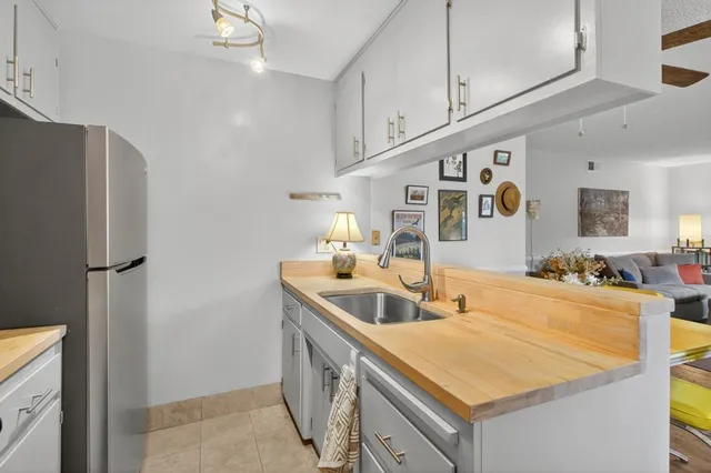 $205,000 | 6529 Greenback Lane, Unit 1, Citrus Heights, CA 95621