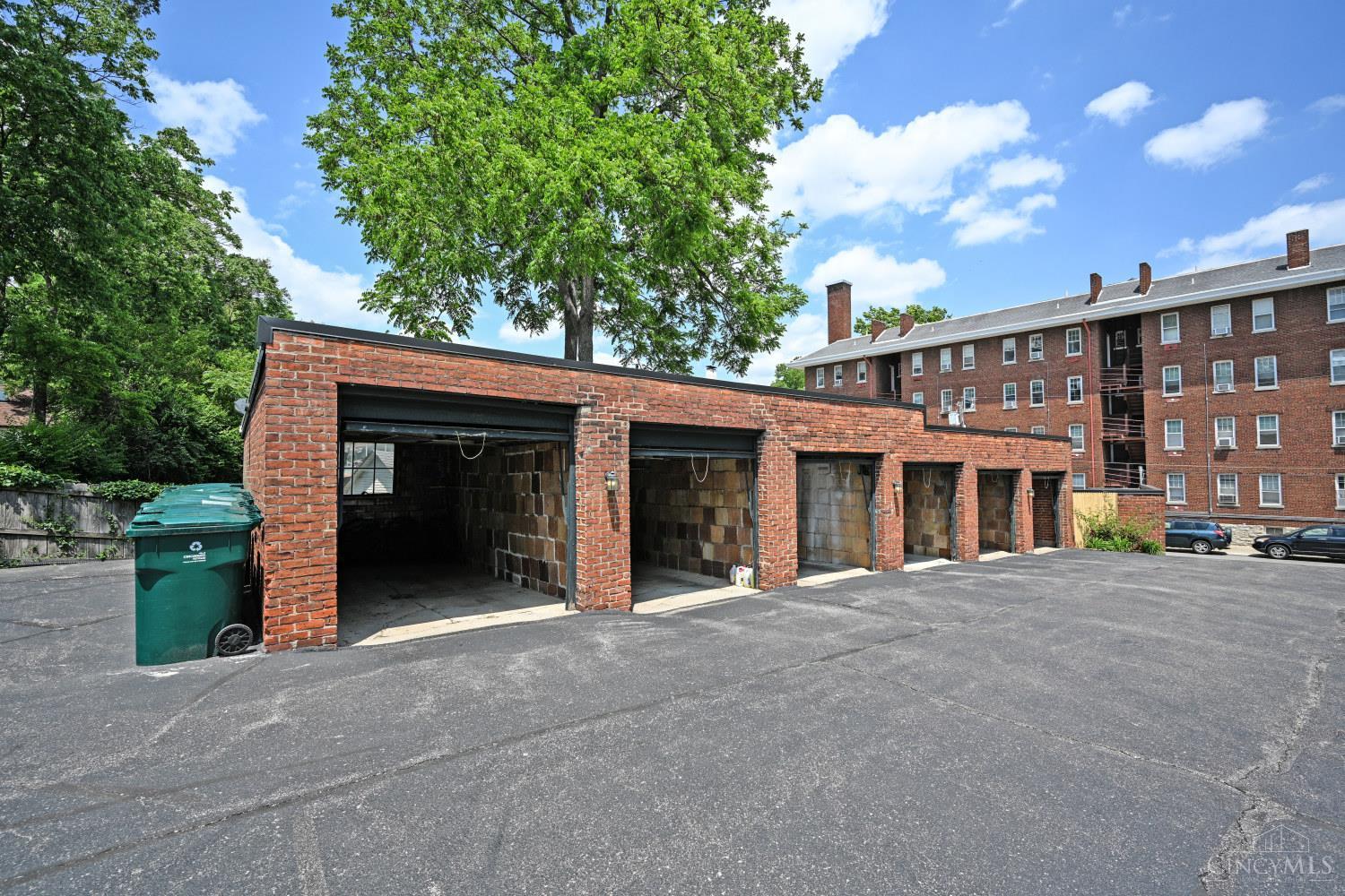2138 Madison Road, Unit I Cincinnati, OH 45208 - Photo 3 of 41