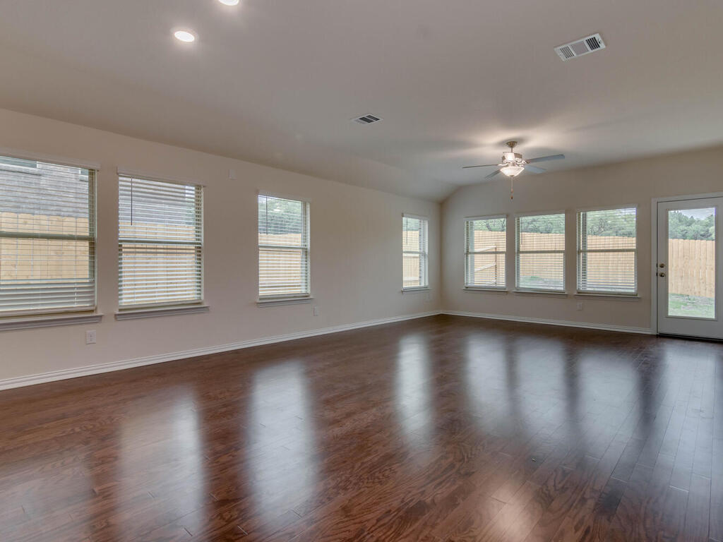 1104 Ridge Runner Drive Georgetown, TX 78628 - Photo 7 of 27