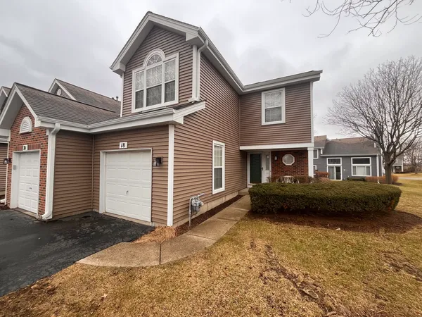 $2,695 | 18 Stonegate Court, Algonquin, IL 60102