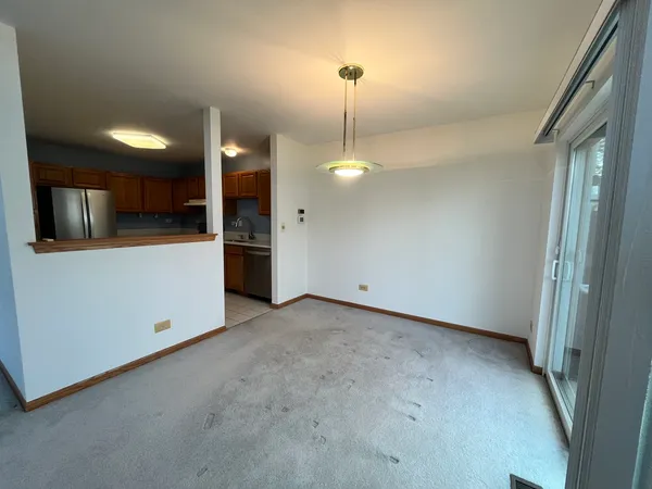 $2,595 | 18 Stonegate Court, Algonquin, IL 60102