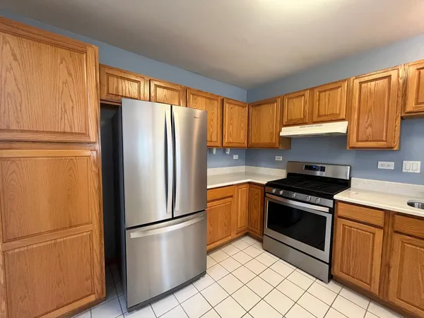 $2,595 | 18 Stonegate Court, Algonquin, IL 60102