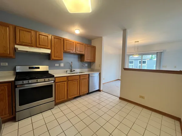 $2,595 | 18 Stonegate Court, Algonquin, IL 60102