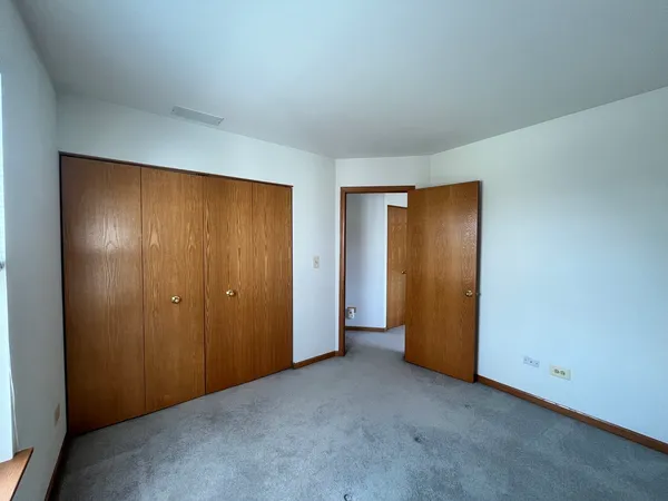 $2,595 | 18 Stonegate Court, Algonquin, IL 60102