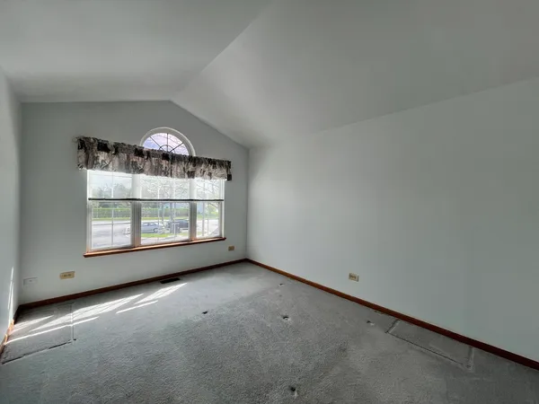 $2,595 | 18 Stonegate Court, Algonquin, IL 60102