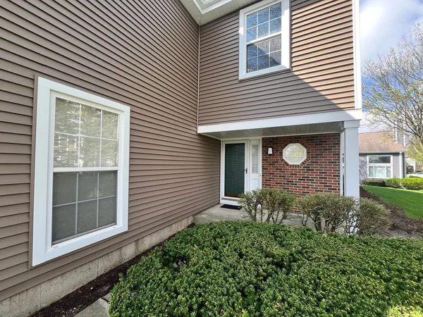 $2,595 | 18 Stonegate Court, Algonquin, IL 60102
