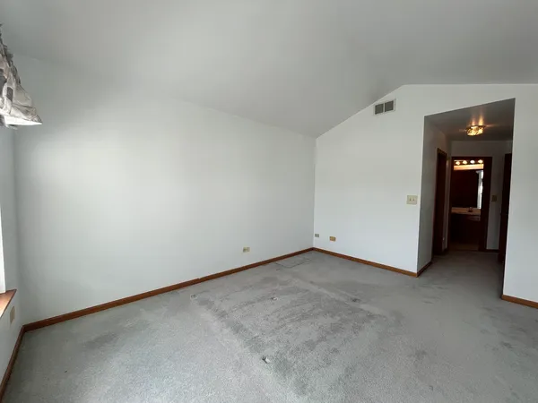 $2,595 | 18 Stonegate Court, Algonquin, IL 60102