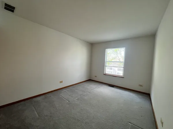 $2,595 | 18 Stonegate Court, Algonquin, IL 60102