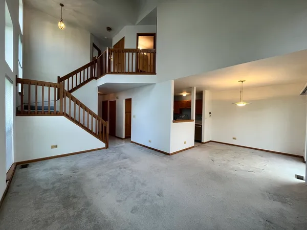 $2,595 | 18 Stonegate Court, Algonquin, IL 60102