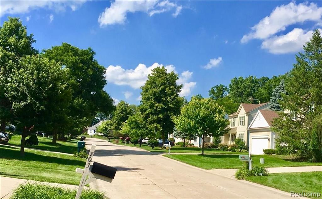 703 Whitney Drive Rochester Hills, MI 48307 - Photo 5 of 46