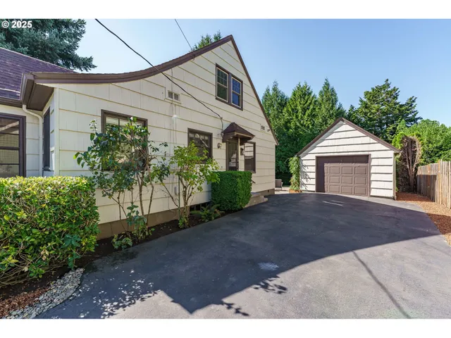 $675,000 | 10475 Southeast 37th Avenue, Milwaukie, OR 97222