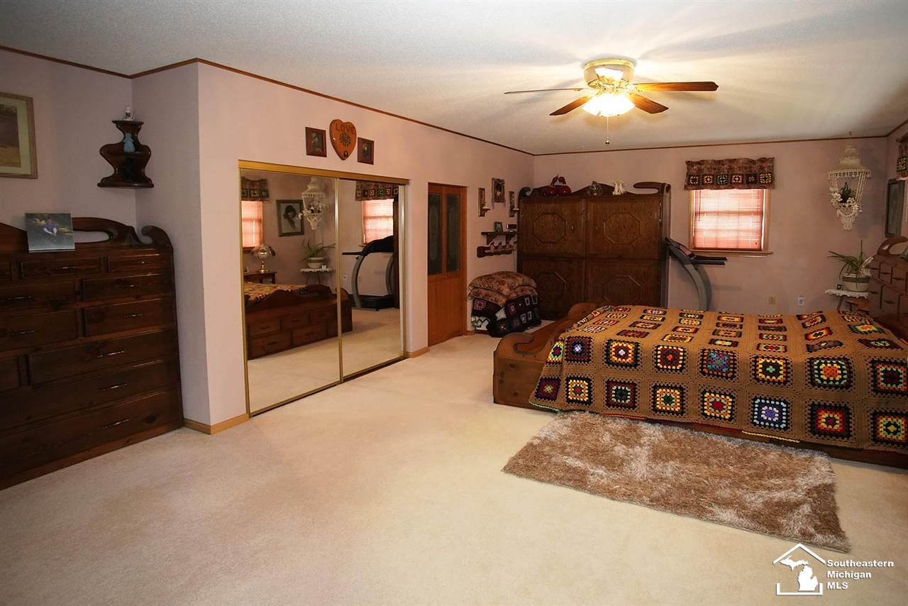 6191 Summerfield Road Petersburg, MI 49270 - Photo 31 of 43 50027441-33.JPG